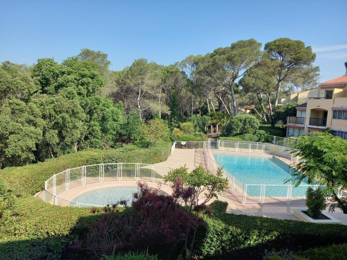 Les Hauts Du Golf Rez De Jardin Piscine Tennis Saint-Raphaël Extérieur photo